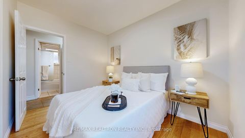 Photo 12 at 33 Savarin Street, Eglinton East, Toronto