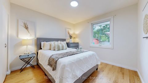 Photo 13 at 33 Savarin Street, Eglinton East, Toronto