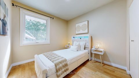 Photo 16 at 33 Savarin Street, Eglinton East, Toronto