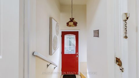 Photo 18 at 33 Savarin Street, Eglinton East, Toronto Photo 18 at 33 Savarin Street, Eglinton East, Toronto