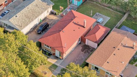 Photo 28 at 33 Savarin Street, Eglinton East, Toronto