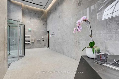 Photo 16 at 5409 - 1 Yorkville Avenue, Annex, Toronto
