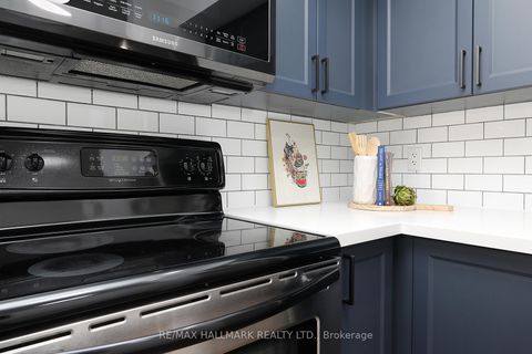Photo 11 at 1005 - 18 Laidlaw Street, South Parkdale, Toronto