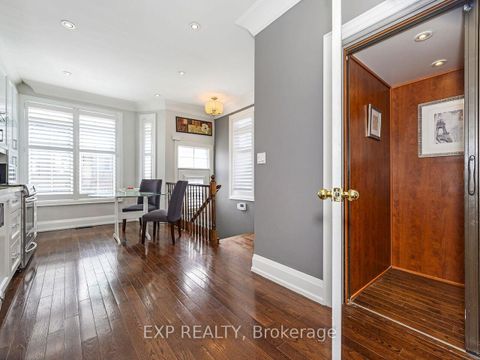 Photo 10 at 4 - 2351 Lakeshore Road W, BR Bronte, Oakville