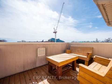 Photo 38 at 4 - 2351 Lakeshore Road W, BR Bronte, Oakville