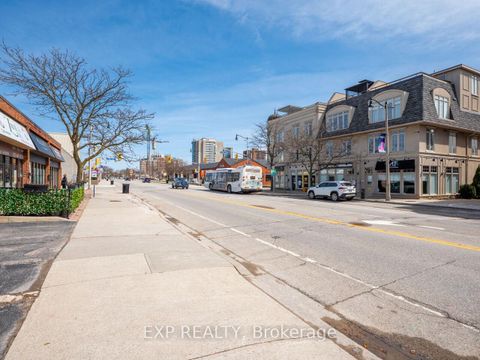Photo 47 at 4 - 2351 Lakeshore Road W, BR Bronte, Oakville