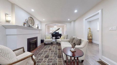 Photo 4 at 182 Duplex Avenue, Eglinton, Toronto