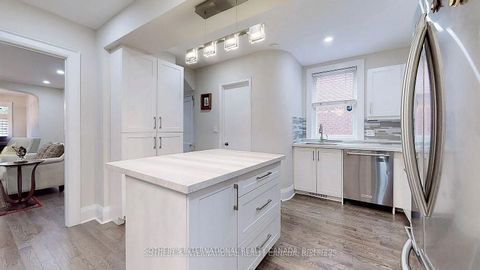 Photo 9 at 182 Duplex Avenue, Eglinton, Toronto