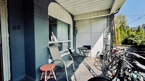 Photo 1 at 88 Montrose Avenue, Bellwoods, Toronto