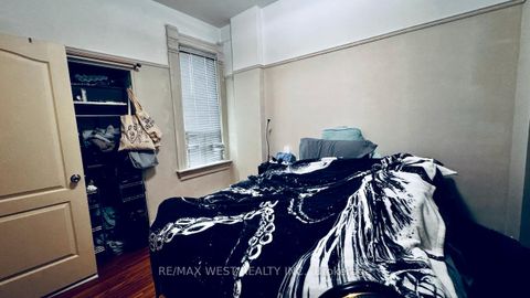 Photo 7 at 88 Montrose Avenue, Bellwoods, Toronto