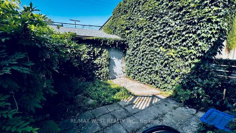 Photo 10 at 88 Montrose Avenue, Bellwoods, Toronto Photo 10 at 88 Montrose Avenue, Bellwoods, Toronto