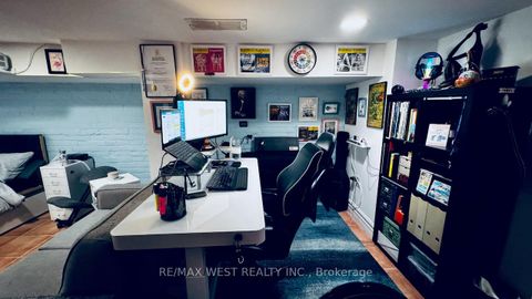 Photo 15 at 88 Montrose Avenue, Bellwoods, Toronto Photo 15 at 88 Montrose Avenue, Bellwoods, Toronto