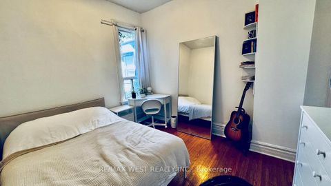 Photo 21 at 88 Montrose Avenue, Bellwoods, Toronto