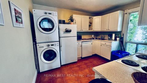 Photo 23 at 88 Montrose Avenue, Bellwoods, Toronto