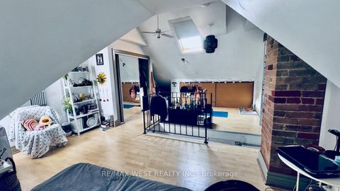 Photo 28 at 88 Montrose Avenue, Bellwoods, Toronto