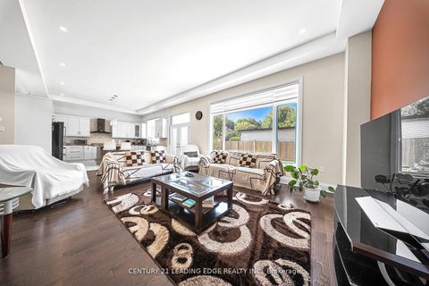 Photo 8 at 736 Hillview Crescent, West Shore, Pickering