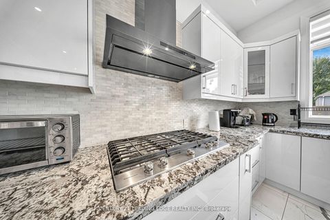 Photo 10 at 736 Hillview Crescent, West Shore, Pickering