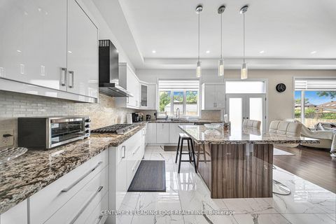 Photo 11 at 736 Hillview Crescent, West Shore, Pickering