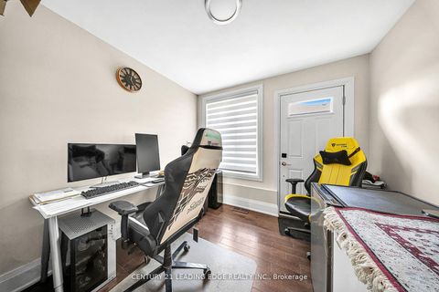 Photo 12 at 736 Hillview Crescent, West Shore, Pickering