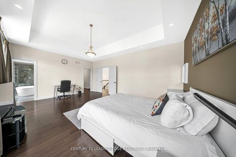 Photo 17 at 736 Hillview Crescent, West Shore, Pickering