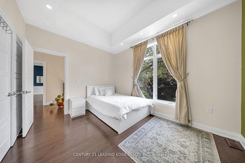 Photo 25 at 736 Hillview Crescent, West Shore, Pickering