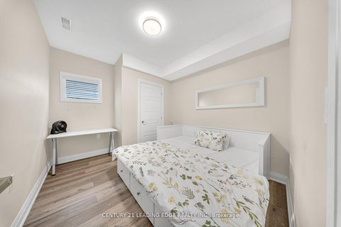 Photo 35 at 736 Hillview Crescent, West Shore, Pickering