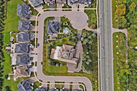 Photo 1 at 16 Finesse Court, Oak Ridges Lake Wilcox, Richmond Hill