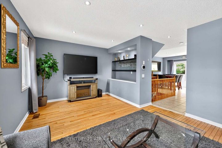 Photo 13 at 12B - 51 Northern Heights Drive, Langstaff, Richmond Hill
