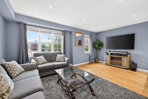 Photo 15 at 12B - 51 Northern Heights Drive, Langstaff, Richmond Hill