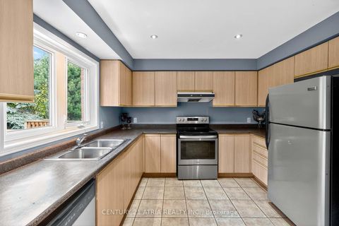 Photo 18 at 12B - 51 Northern Heights Drive, Langstaff, Richmond Hill