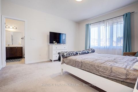 Photo 23 at 242 Paradelle Drive, Oak Ridges Lake Wilcox, Richmond Hill