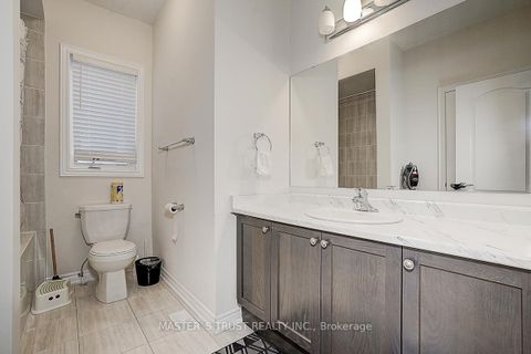 Photo 29 at 242 Paradelle Drive, Oak Ridges Lake Wilcox, Richmond Hill