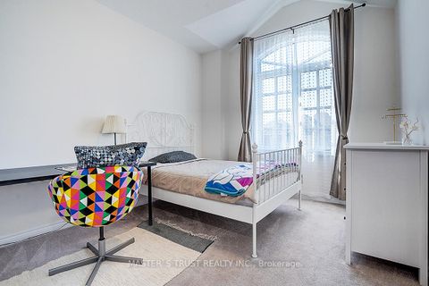 Photo 30 at 242 Paradelle Drive, Oak Ridges Lake Wilcox, Richmond Hill