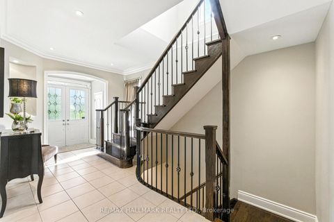 Photo 2 at 2 Noce Way, Vellore Village, Vaughan