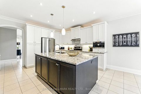 Photo 10 at 2 Noce Way, Vellore Village, Vaughan