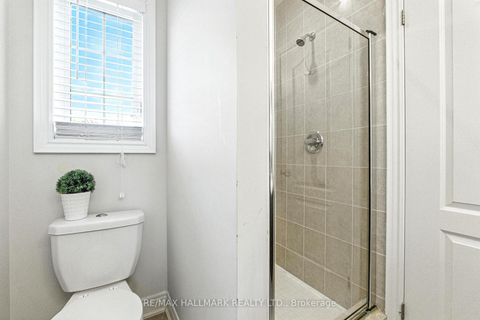 Photo 31 at 2 Noce Way, Vellore Village, Vaughan