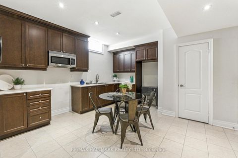 Photo 34 at 2 Noce Way, Vellore Village, Vaughan