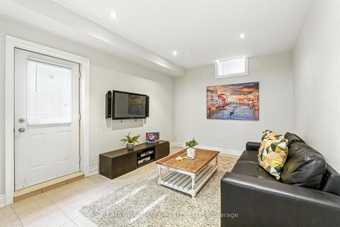 Photo 37 at 2 Noce Way, Vellore Village, Vaughan