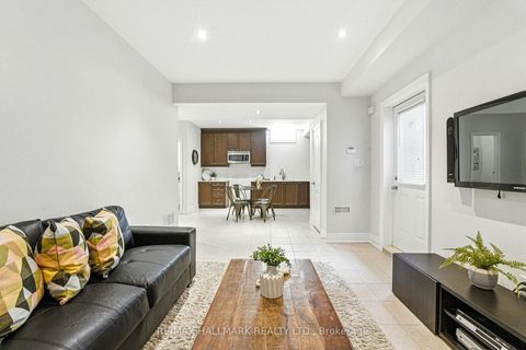 Photo 38 at 2 Noce Way, Vellore Village, Vaughan