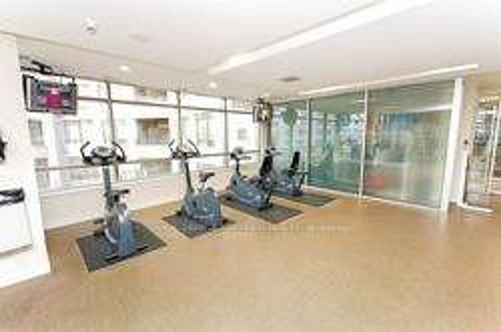 1726 - 3888 Duke Of York Boulevard, City Centre, Mississauga by Loree Meneguzzi Real Estate 1726 - 3888 Duke Of York Boulevard, City Centre, Mississauga