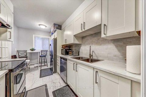 Photo 5 at 88 - 275 Manse Road, West Hill, Toronto