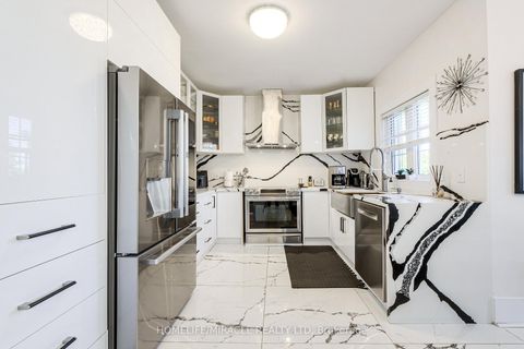 Photo 13 at 34 Bottero Drive, Rural Vaughan, Vaughan
