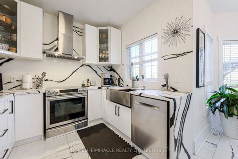 Photo 15 at 34 Bottero Drive, Rural Vaughan, Vaughan