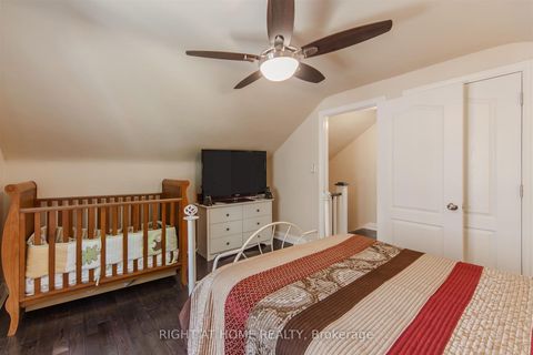 Photo 11 at 7 Adele Avenue, CFB, Toronto