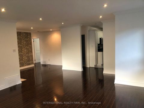 Photo 3 at 55 Kenton Drive, Newtonbrook West, Toronto