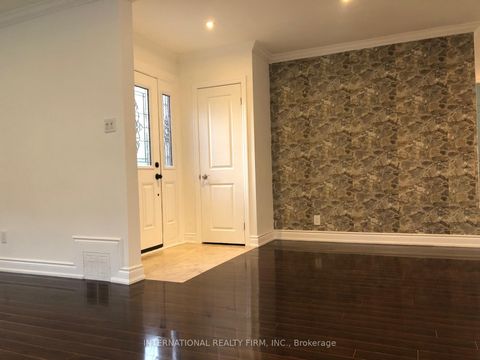 Photo 4 at 55 Kenton Drive, Newtonbrook West, Toronto