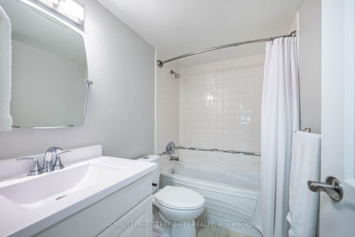 Photo 19 at 210 - 299 Mill Road, Markland Wood, Toronto