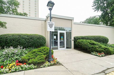 Photo 33 at 210 - 299 Mill Road, Markland Wood, Toronto