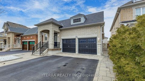 Photo 3 at 19 Isaiah Drive, Vellore Village, Vaughan