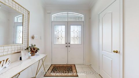 Photo 5 at 19 Isaiah Drive, Vellore Village, Vaughan